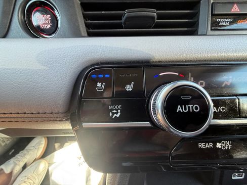 Used 2025 Honda Pilot Elite image 34