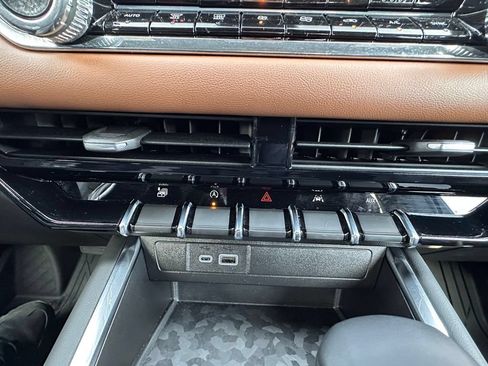 Certified 2025 GMC Canyon AT4 AWD/4WD image 31
