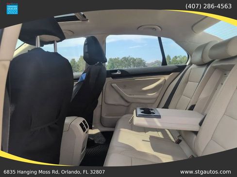 Used 2010 Volkswagen Jetta SE FWD image 15