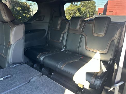 Used 2025 Nissan Armada SL image 31