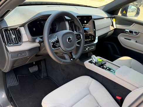 New 2026 Volvo XC90 T8 Plus w/ Protection Package AWD/4WD image 13