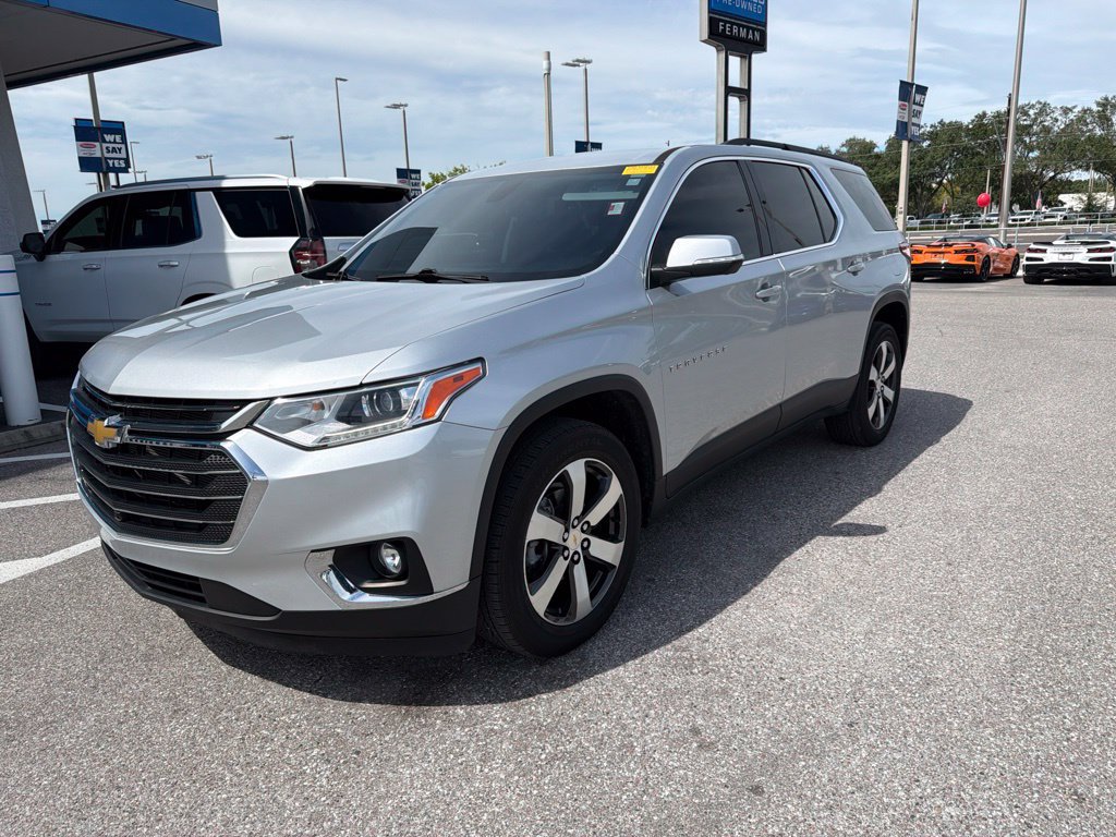 Used 2021 Chevrolet Traverse LT w/ LT Premium Package FWD image 1