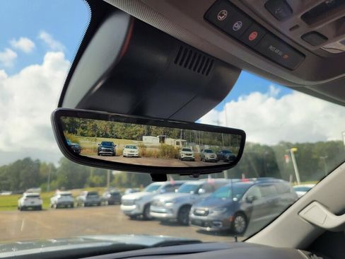 Used 2021 GMC Sierra 1500 AT4 w/ AT4 Preferred Package image 17