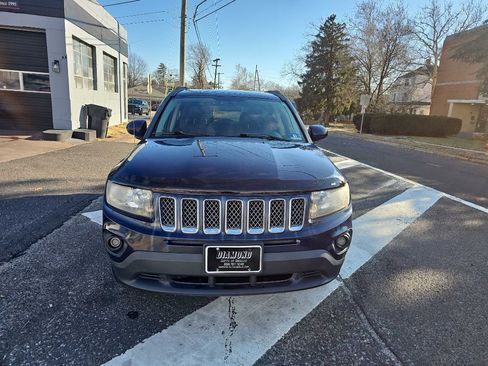 Used 2014 Jeep Compass Latitude image 2
