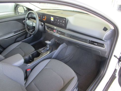 Used 2025 Kia K4 FWD image 23