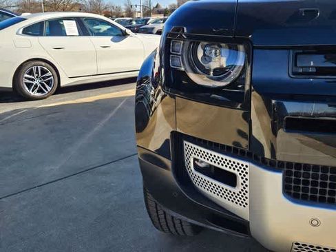 Used 2025 Land Rover Defender 110 S image 11