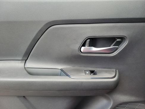 Used 2025 Nissan Kicks SV w/ Charging Package image 12