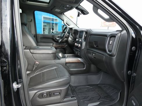 Used 2020 GMC Sierra 3500 Denali w/ Denali Ultimate Package image 19