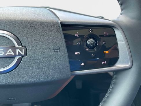 New 2026 Nissan Leaf Platinum+ w/ Floor Mat Package (Platinum+) FWD image 24