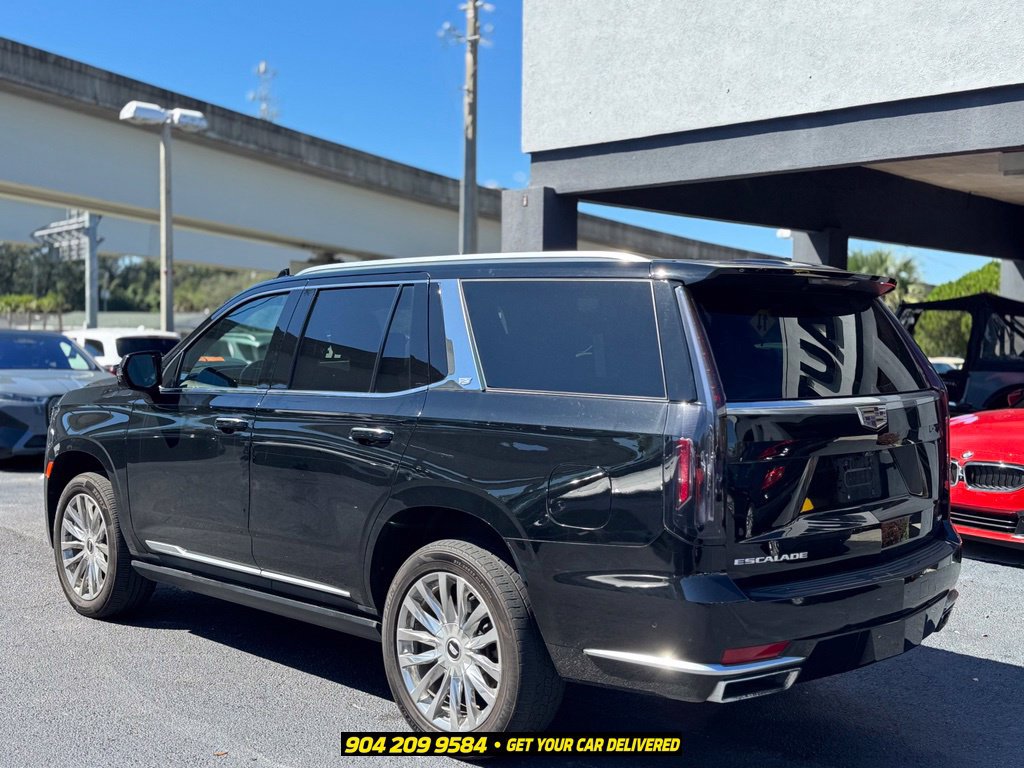 Used 2021 Cadillac Escalade Premium Luxury w/ Driver Assist Tech Package AWD/4WD image 4