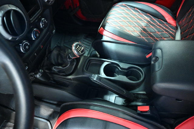Used 2014 Jeep Wrangler Unlimited Sport AWD/4WD image 20
