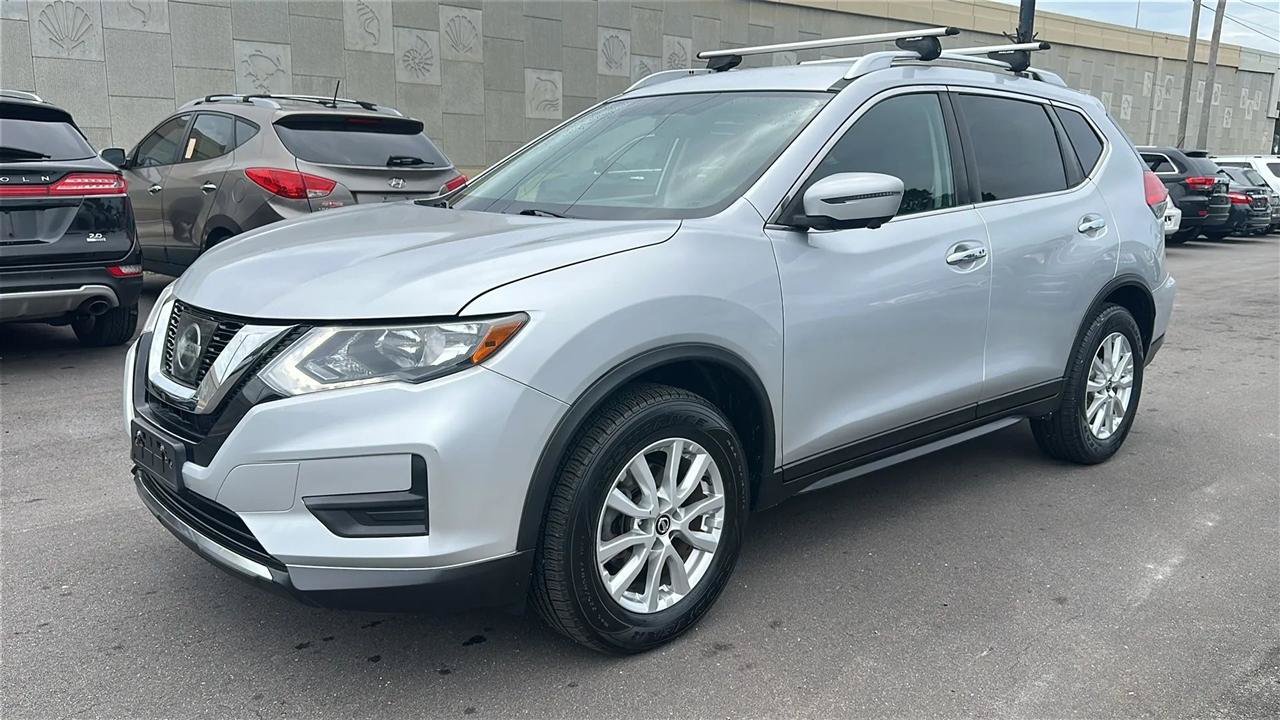 Used 2017 Nissan Rogue SV w/ SV Premium Package AWD/4WD image 17