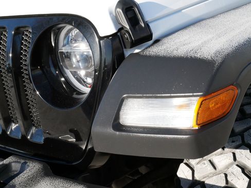 Used 2022 Jeep Wrangler Willys image 16