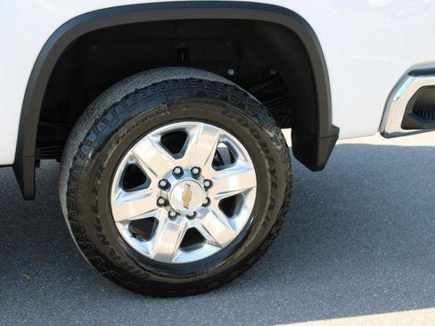 Used 2022 Chevrolet Silverado 3500 LTZ w/ LTZ Plus Package AWD/4WD image 4