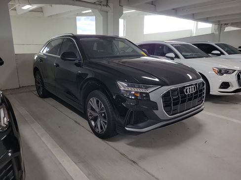 Used 2023 Audi Q8 Premium Plus w/ Premium Plus Package AWD/4WD image 2