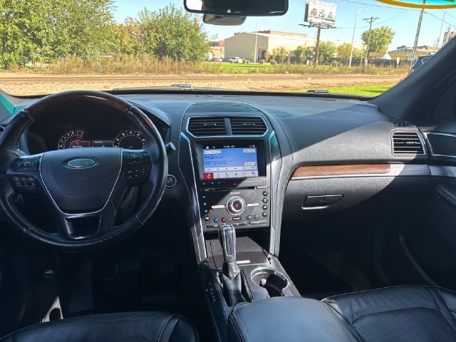 Used 2017 Ford Explorer Platinum AWD/4WD image 12