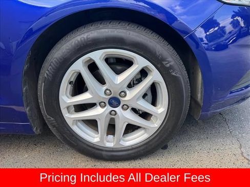 Used 2016 Ford Fusion SE FWD image 2