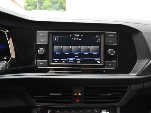 Used 2024 Volkswagen Jetta SE FWD image 26
