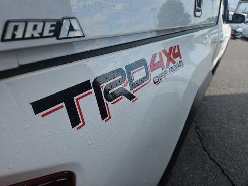 Used 2018 Toyota Tacoma TRD Off-Road image 25