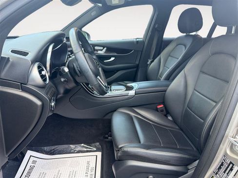 Used 2020 Mercedes-Benz GLC 300 4MATIC image 10