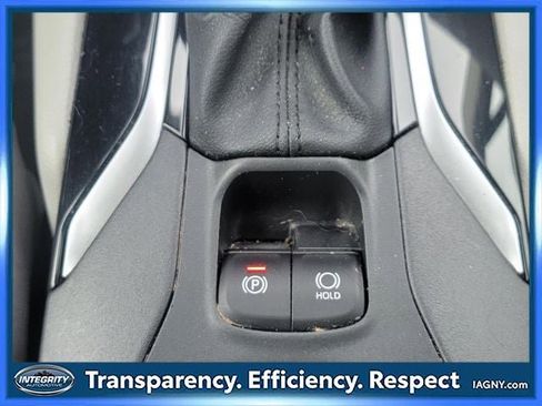 Used 2024 Toyota Corolla Cross L image 23