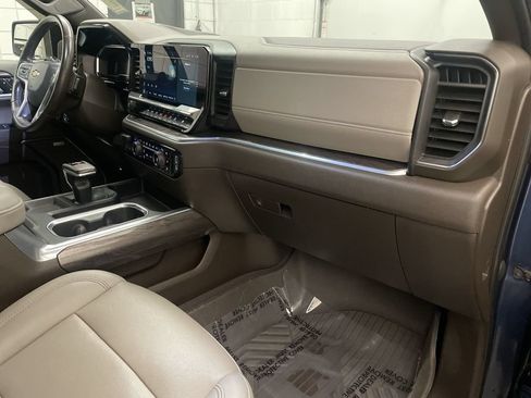 Used 2022 Chevrolet Silverado 1500 LTZ AWD/4WD image 22