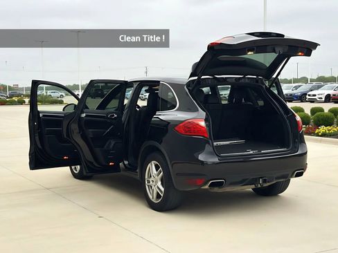 Used 2013 Porsche Cayenne Sport Utility 4D image 3
