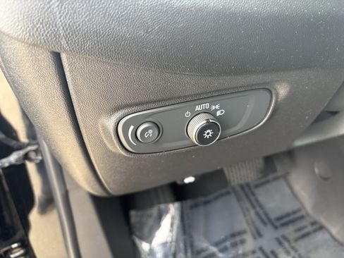 Used 2022 Chevrolet Equinox LT image 19