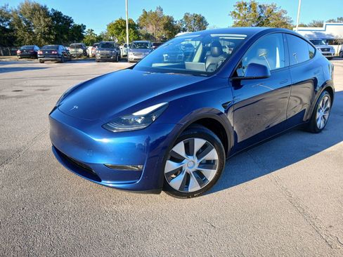 Used 2023 Tesla Model Y Long Range image 3