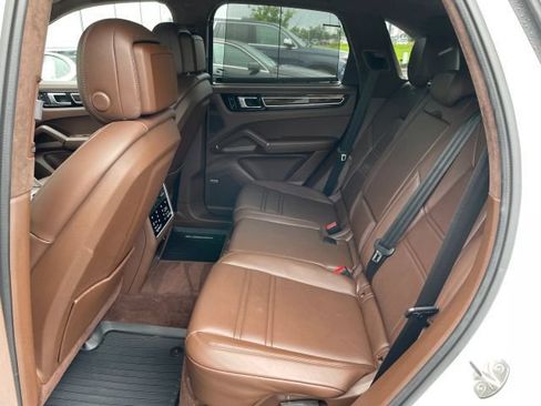 Used 2021 Porsche Cayenne GTS AWD/4WD image 41