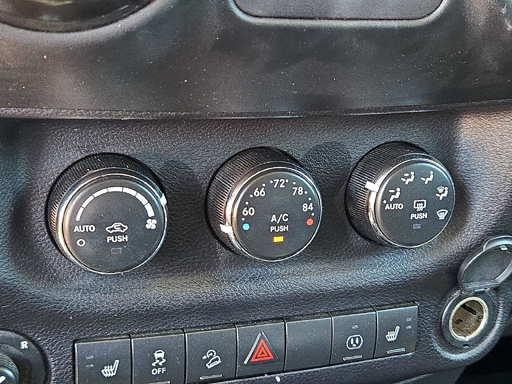 Used 2017 Jeep Wrangler Unlimited Sahara AWD/4WD image 20