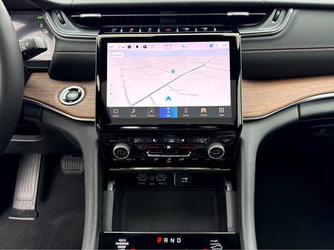 Certified 2022 Jeep Grand Cherokee Summit w/ Advanced Protech Group IV image 22