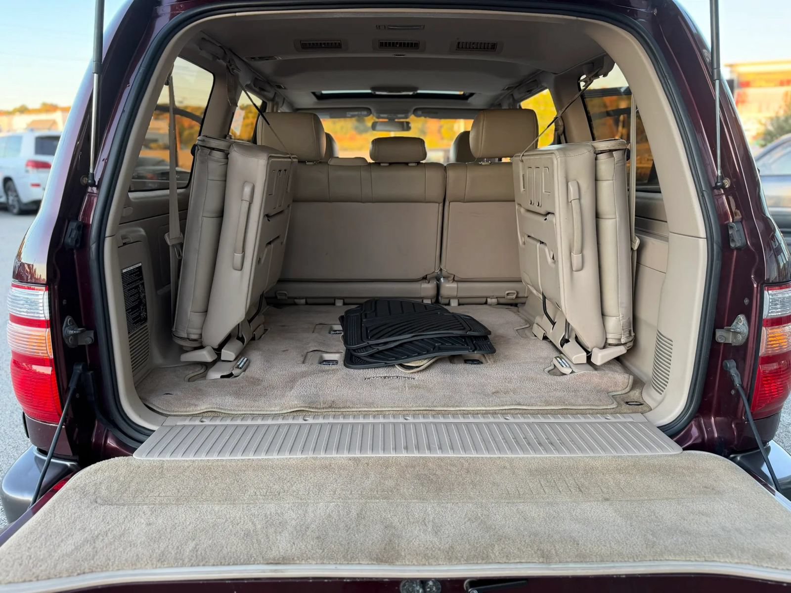 Used 2000 Toyota Land Cruiser w/ Convenience Pkg AWD/4WD image 32
