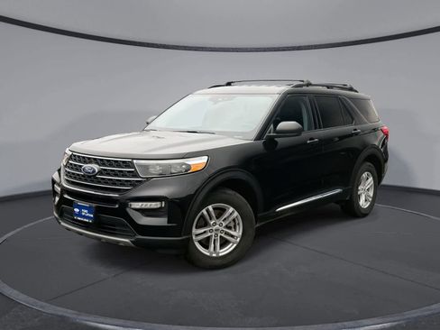 Used 2023 Ford Explorer XLT w/ Equipment Group 202A image 1