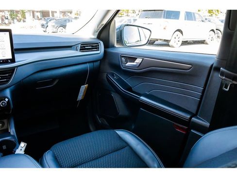 Used 2025 Ford Escape SE FWD image 15