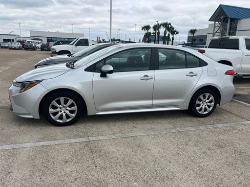 Used 2025 Toyota Corolla LE FWD image 26