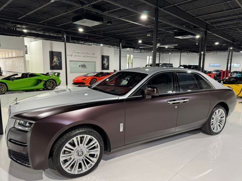 Used 2021 Rolls-Royce Ghost image 2