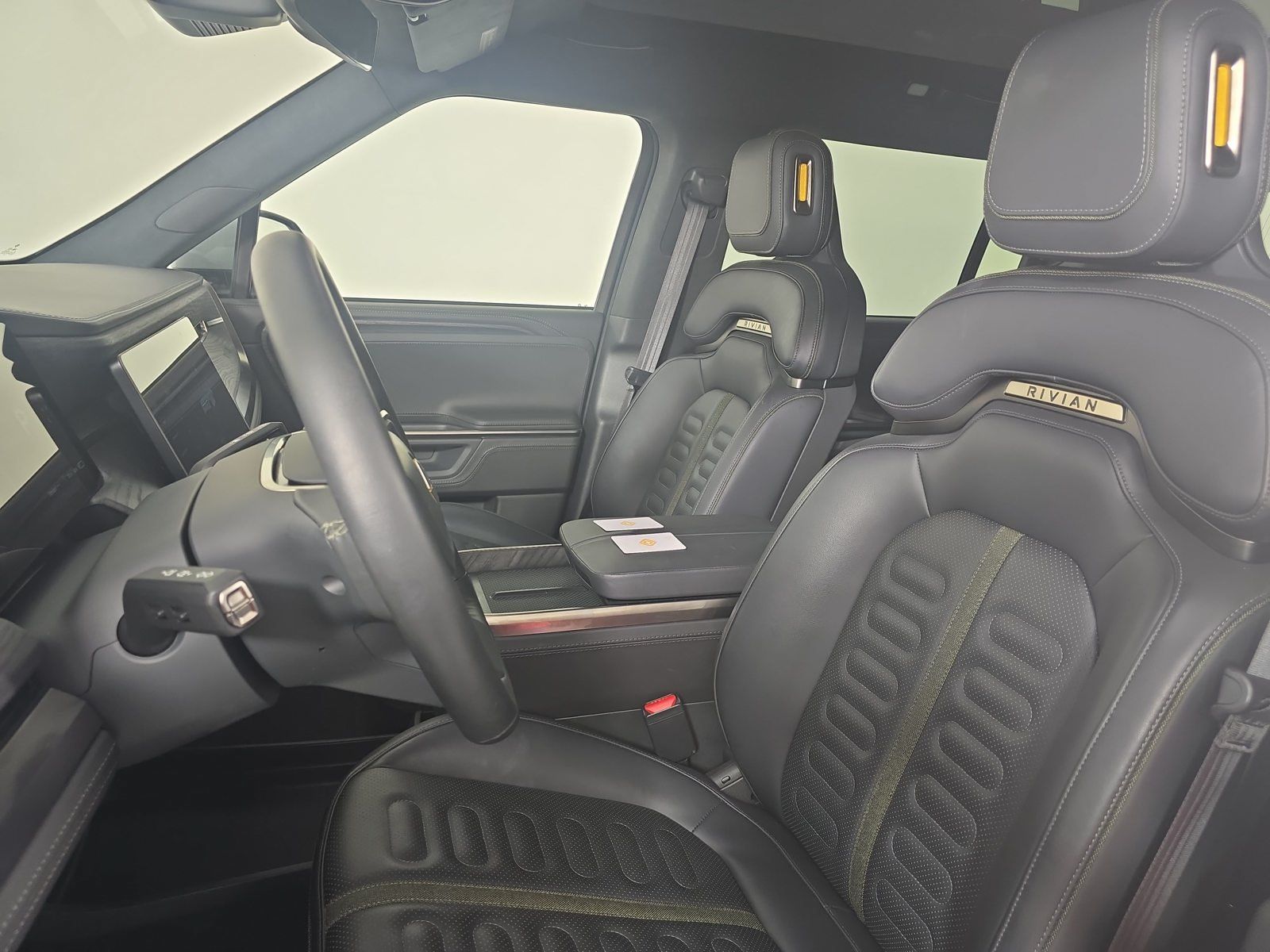 Used 2025 Rivian R1S Adventure Dual AWD/4WD image 20