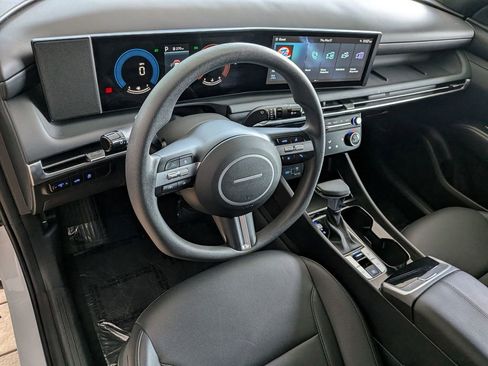 Used 2025 Hyundai Santa Cruz SEL FWD image 13