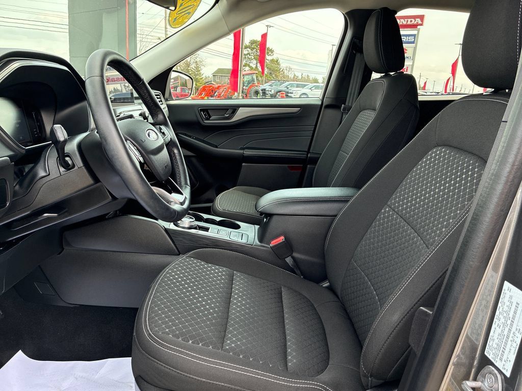 Used 2023 Ford Escape Active AWD/4WD image 10