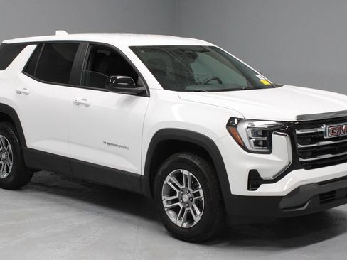 Used 2025 GMC Terrain Elevation AWD/4WD image 1