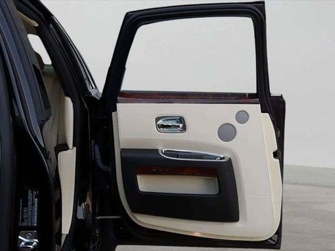 Certified 2014 Rolls-Royce Ghost RWD image 12