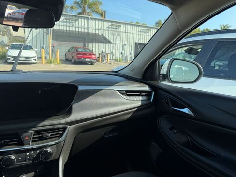 Used 2025 Buick Encore GX Preferred image 33