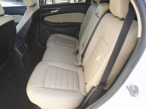 Used 2020 Ford Edge SEL image 12