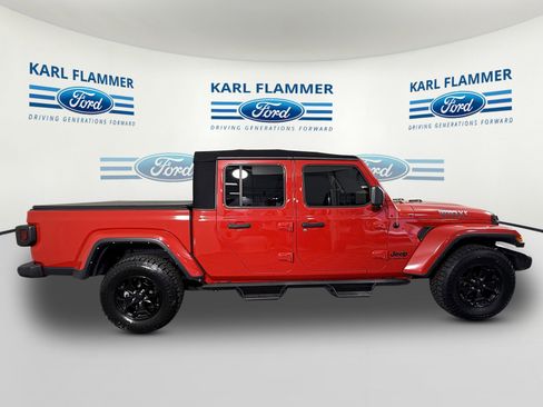 Used 2021 Jeep Gladiator Willys image 3
