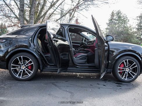 Used 2024 Porsche Cayenne S image 65