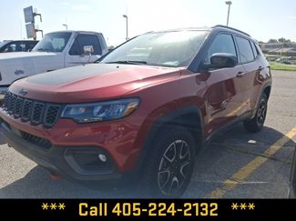 Used 2025 Jeep Compass Trailhawk AWD/4WD video 1