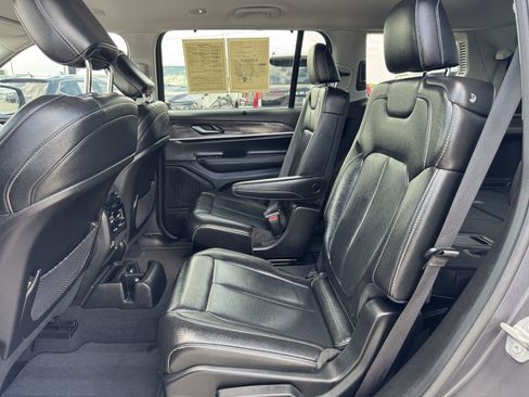 Used 2023 Jeep Grand Cherokee L Limited w/ Luxury Tech Group II AWD/4WD image 29