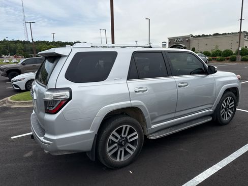 Used 2024 Toyota 4Runner Limited AWD/4WD image 4