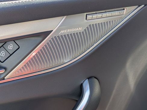 Used 2024 Jaguar F-PACE R-Dynamic S image 17